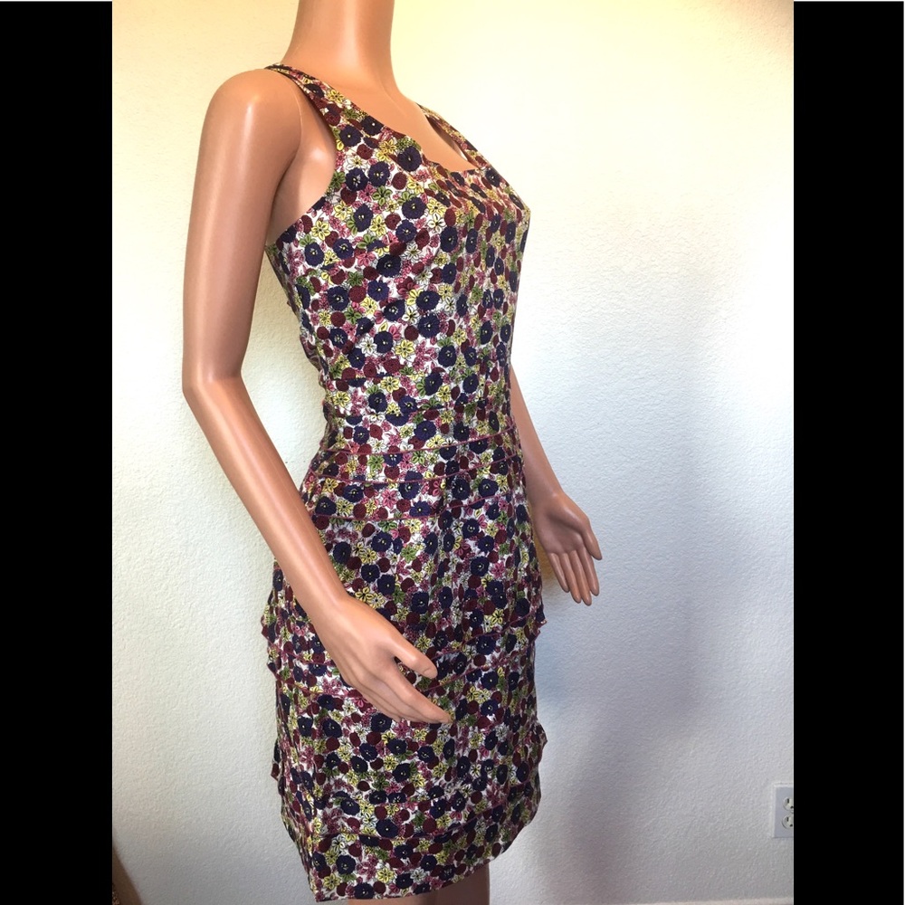 🎉HP🎉NWOT Cotton Floral Sleeveless Tiered Dress